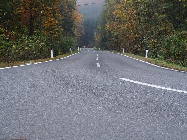 asfaltová silnice