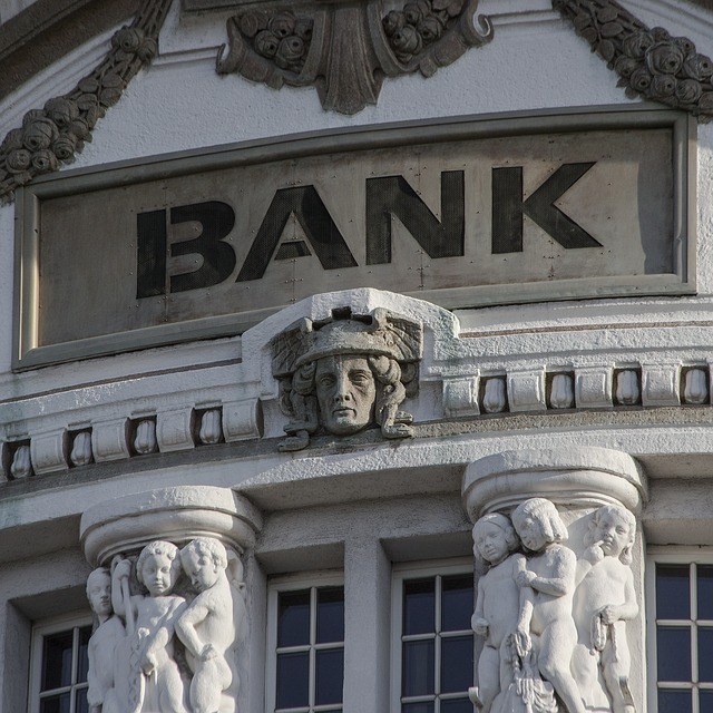 sochy na bance.jpg